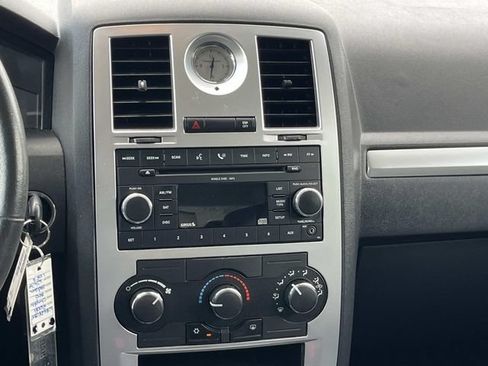 Used 2008 Chrysler 300 Touring w/ Comfort/Convenience Group RWD image 14