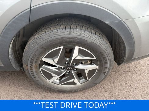 Certified 2021 Kia Sorento S FWD image 12