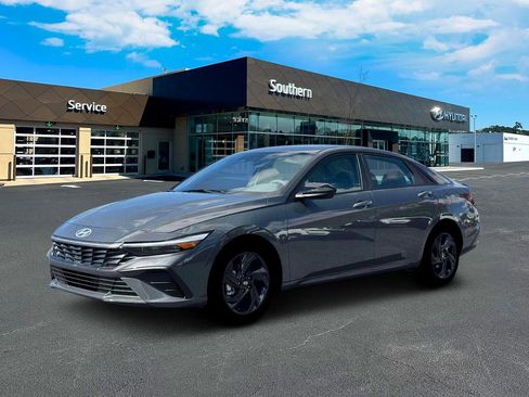 New 2026 Hyundai Elantra Sport FWD image 2