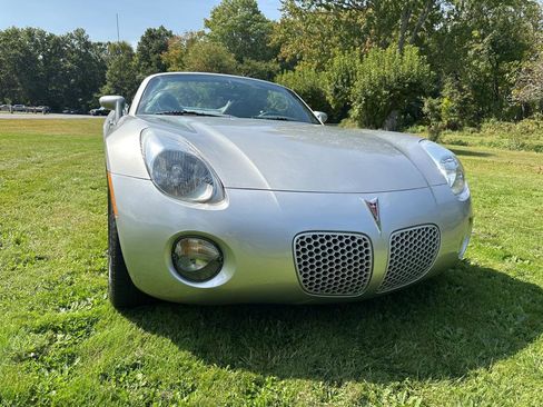 Used 2007 Pontiac Solstice Convertible w/ Premium Package image 26