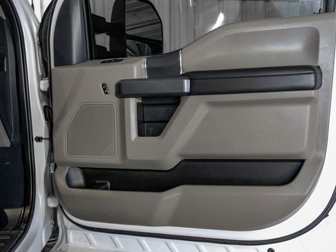 Used 2022 Ford F250 XLT w/ XLT Value Package image 41