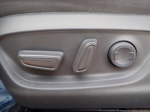 Used 2021 Toyota Camry LE image 11