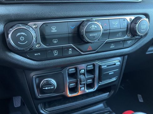 New 2026 Jeep Gladiator Sport image 35