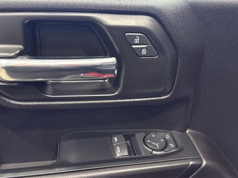 Used 2024 GMC Sierra 2500 Pro w/ Convenience Package image 16