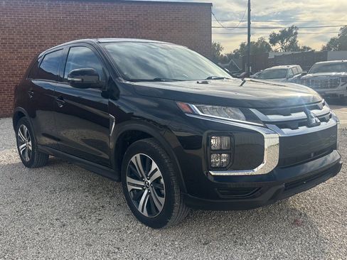 Used 2024 Mitsubishi Outlander Sport SE image 1