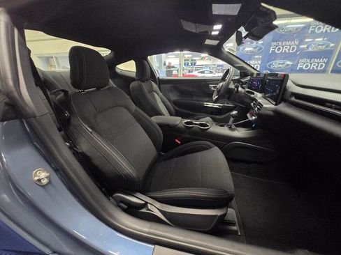 Used 2025 Ford Mustang EcoBoost image 23