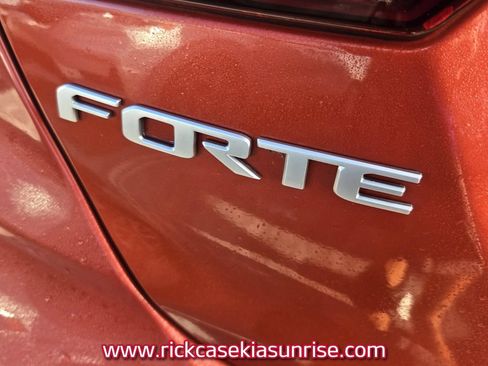 Used 2024 Kia Forte GT-Line FWD image 7