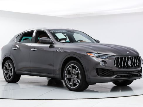 Certified 2023 Maserati Levante GT AWD/4WD image 7