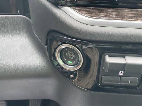 New 2026 GMC Sierra 1500 Elevation image 25