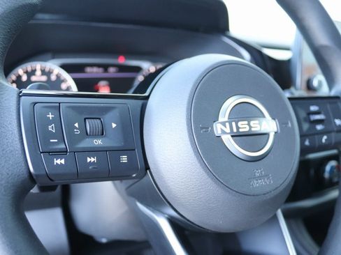 Used 2022 Nissan Pathfinder S AWD/4WD image 21