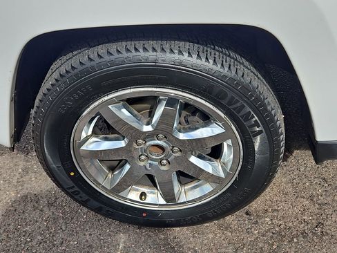 Used 2012 Jeep Liberty Sport image 10