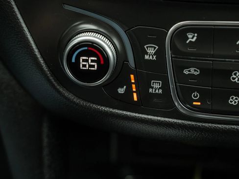 Used 2019 Chevrolet Equinox LT FWD image 23