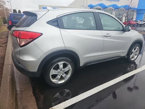 Used 2016 Honda HR-V LX image 3