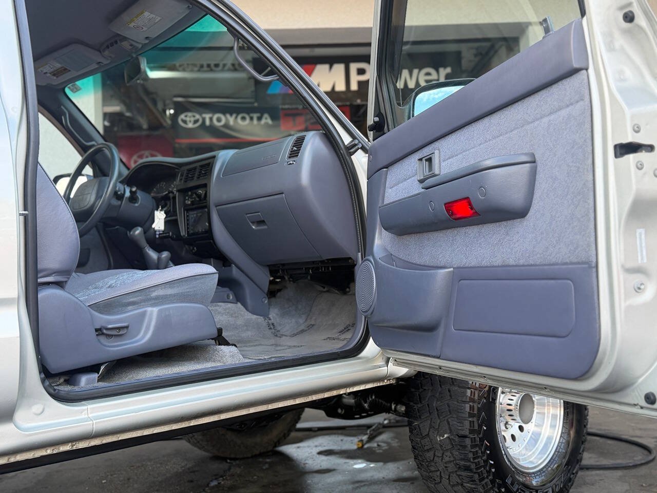 Used 2000 Toyota Tacoma 4x4 Xtracab image 36
