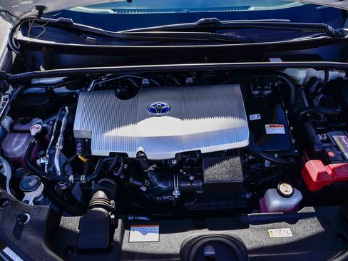 Certified 2022 Toyota Prius LE image 32