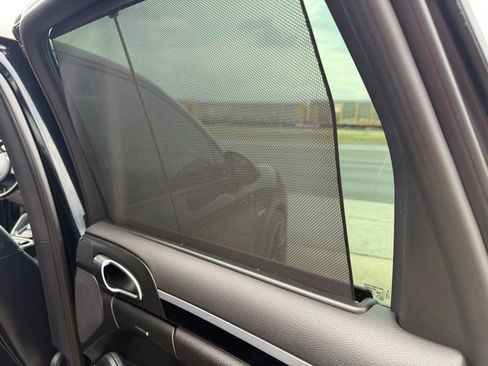 Used 2014 Porsche Cayenne S image 38