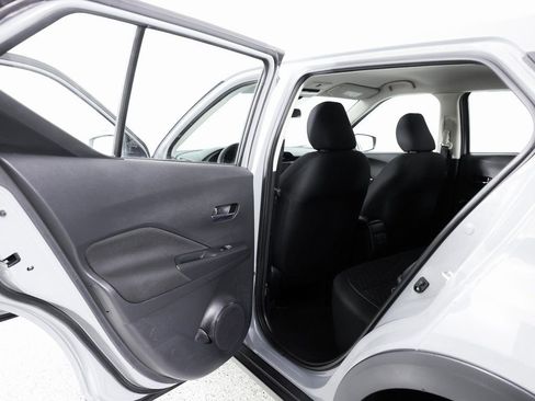 Used 2024 Nissan Kicks SV image 15