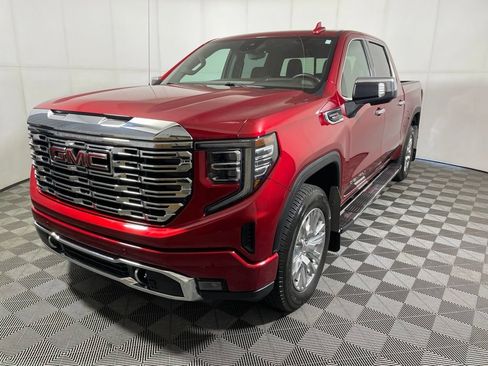 Used 2023 GMC Sierra 1500 Denali w/ Technology Package AWD/4WD image 4