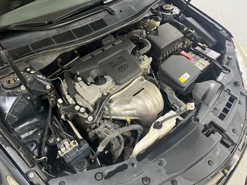 Used 2017 Toyota Camry SE image 11