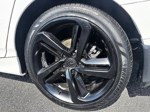 Used 2021 Honda Accord Sport image 8