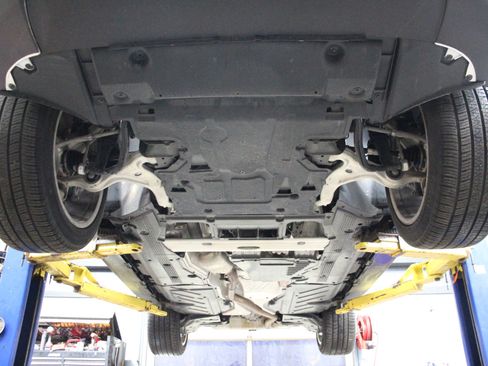 Used 2021 Mercedes-Benz GLE 350 4MATIC w/ AMG Line Exterior image 93