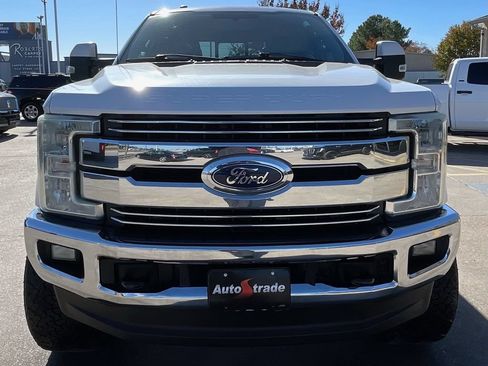 Used 2017 Ford F250 Lariat w/ Lariat Value Package AWD/4WD image 9