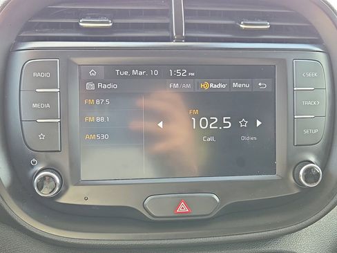 Used 2023 Kia Soul LX image 27