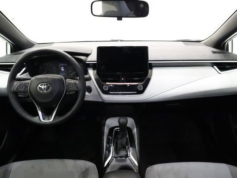 Used 2025 Toyota Corolla SE image 16