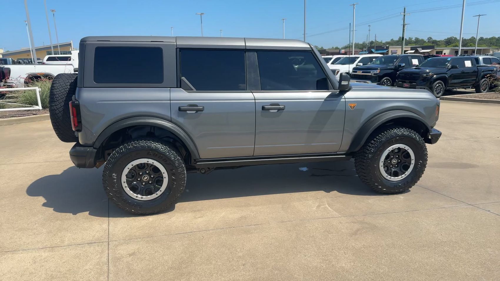 Used 2023 Ford Bronco Badlands w/ Sasquatch Package AWD/4WD image 8