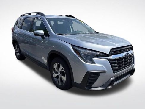Used 2023 Subaru Ascent Premium w/ Convenience Package AWD/4WD image 2