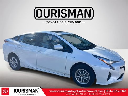 Used 2017 Toyota Prius Four image 1