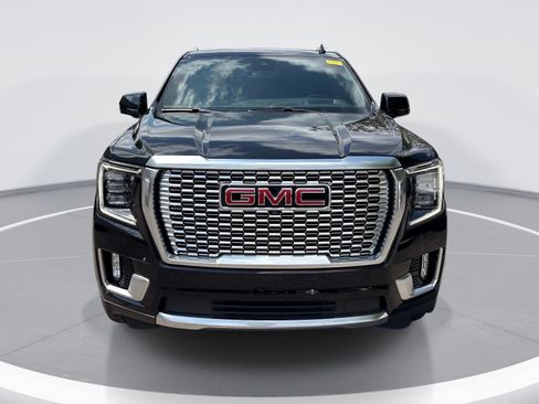Used 2024 GMC Yukon Denali w/ Advanced Technology Package AWD/4WD image 2
