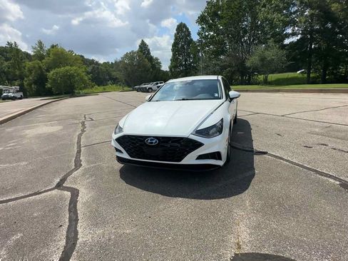 Used 2023 Hyundai Sonata SEL w/ Preferred Accessory Package FWD image 3