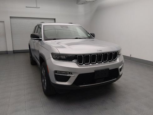 Used 2022 Jeep Grand Cherokee Limited 4xe w/ Luxury Tech Group II AWD/4WD image 14