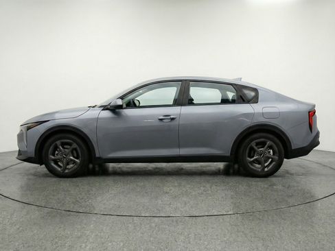 Used 2025 Kia K4 LXS image 5