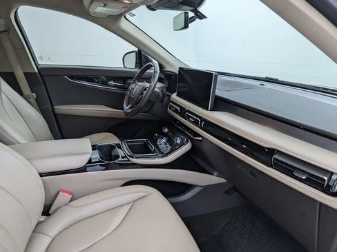 Used 2023 Lincoln Nautilus FWD w/ Premium Package image 37