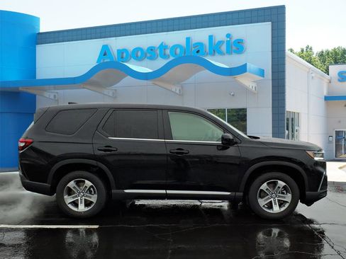 New 2025 Honda Pilot EX-L image 2