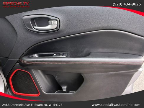 Used 2018 Jeep Compass Trailhawk AWD/4WD image 32