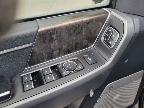 Used 2024 Ford F350 Lariat w/ Lariat Ultimate Package image 13