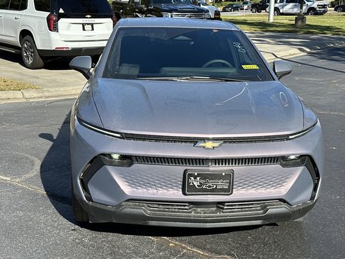 New 2025 Chevrolet Equinox EV LT image 2