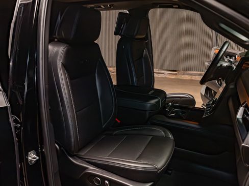 Used 2025 GMC Yukon Denali w/ Denali Reserve Package image 29