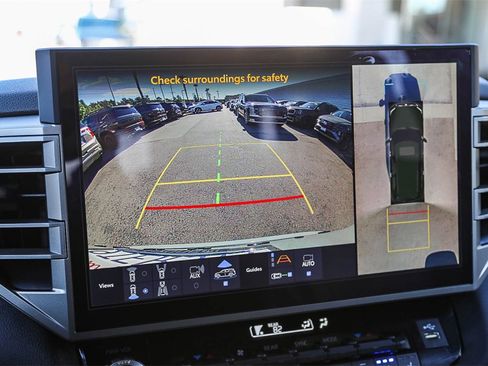 Used 2025 Toyota Sequoia Platinum image 23