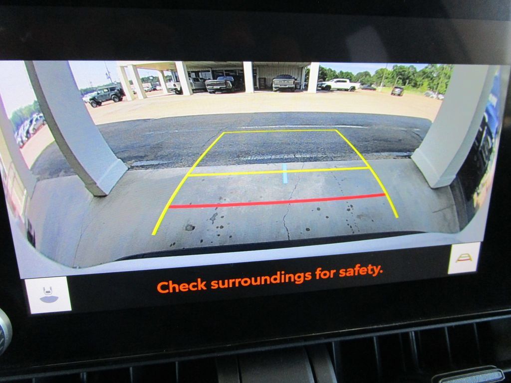 Used 2025 Toyota RAV4 XLE FWD image 44