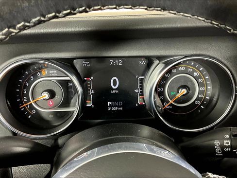 Used 2022 Jeep Wrangler Unlimited Sahara w/ Cold Weather Group image 12