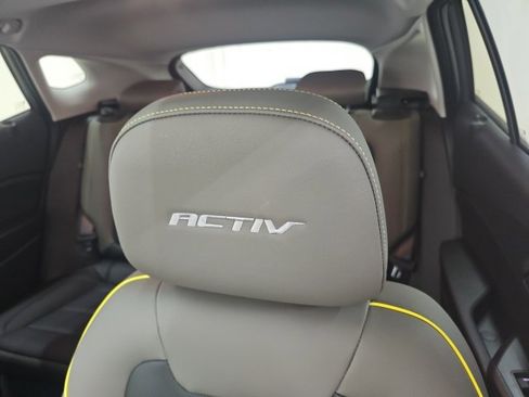 Used 2025 Chevrolet Trax ACTIV w/ Sunroof Package image 12