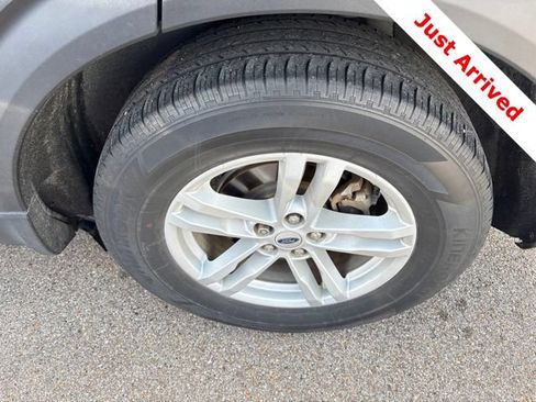 Used 2023 Ford Explorer XLT RWD image 17
