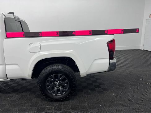 Used 2023 Toyota Tacoma SR5 AWD/4WD image 25