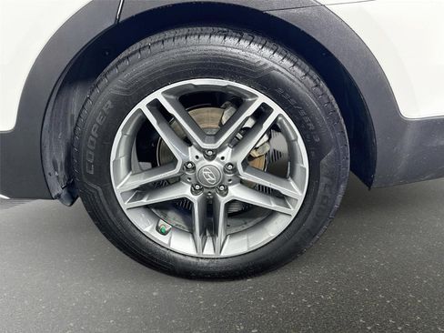 Used 2018 Hyundai Santa Fe Limited AWD/4WD image 33