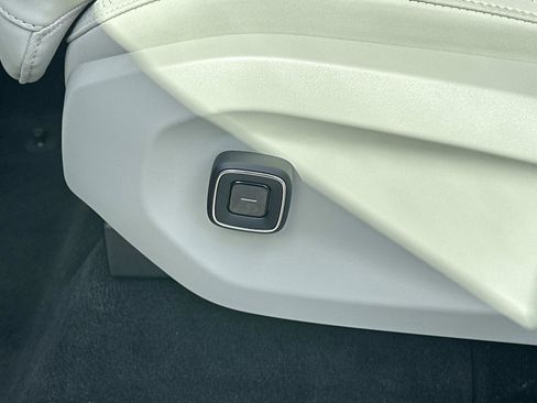 New 2025 Volvo EX90 Ultra image 14