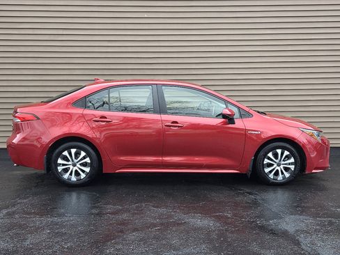 Used 2021 Toyota Corolla LE image 6